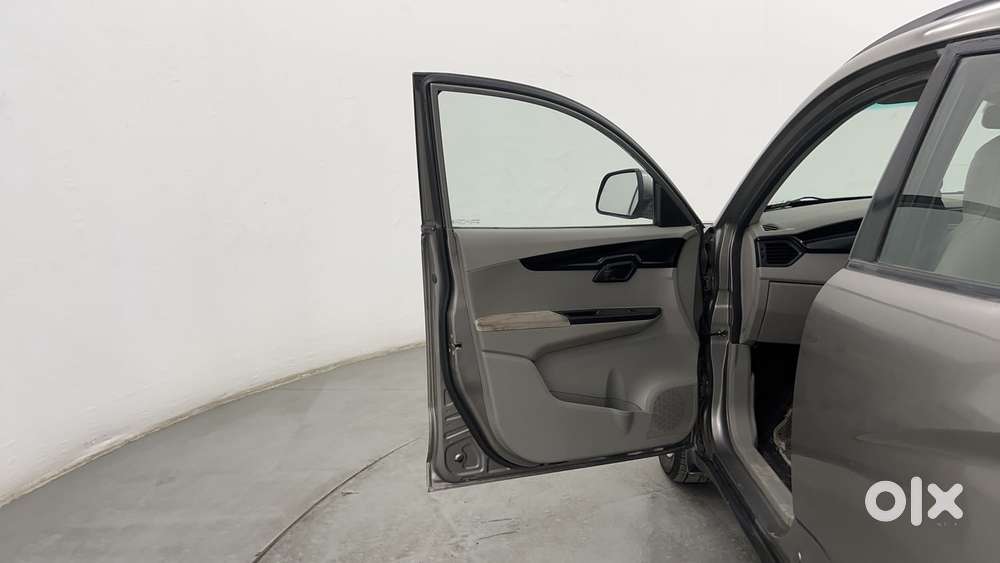 Mahindra Kuv 100 Mfalcon G80 K8, 2016, Petrol