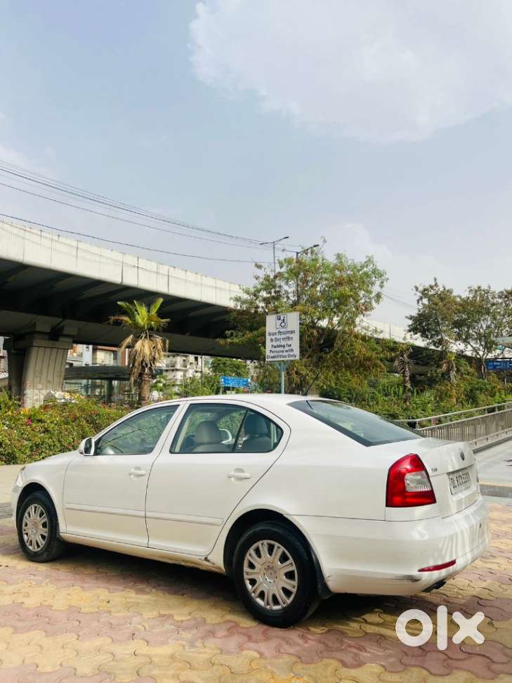 Skoda Laura Tsi Ambition At, 2012, Petrol
