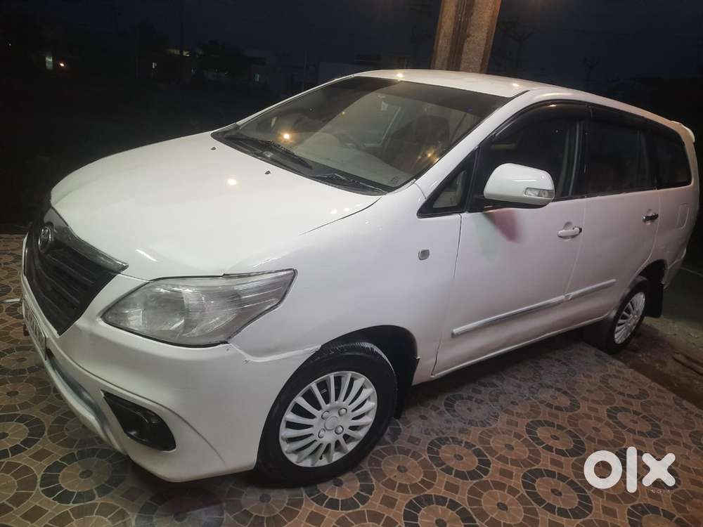 Toyota Innova Cng