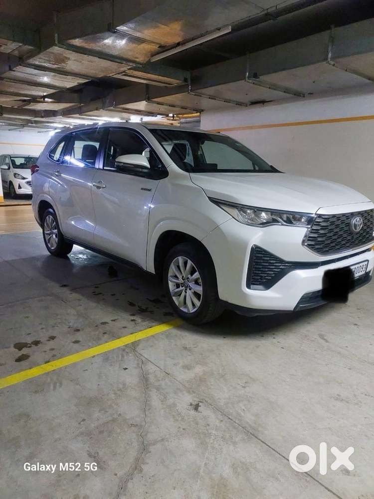 Toyota Innova Hycross 2023 82000 Km Driven