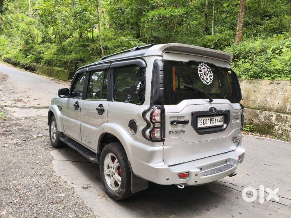 Mahindra Scorpio S10 8 Seater, 2016, Diesel