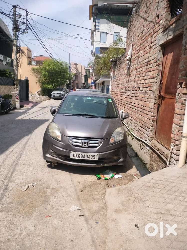 Honda Amaze 2013 Petrol - Well Maintained