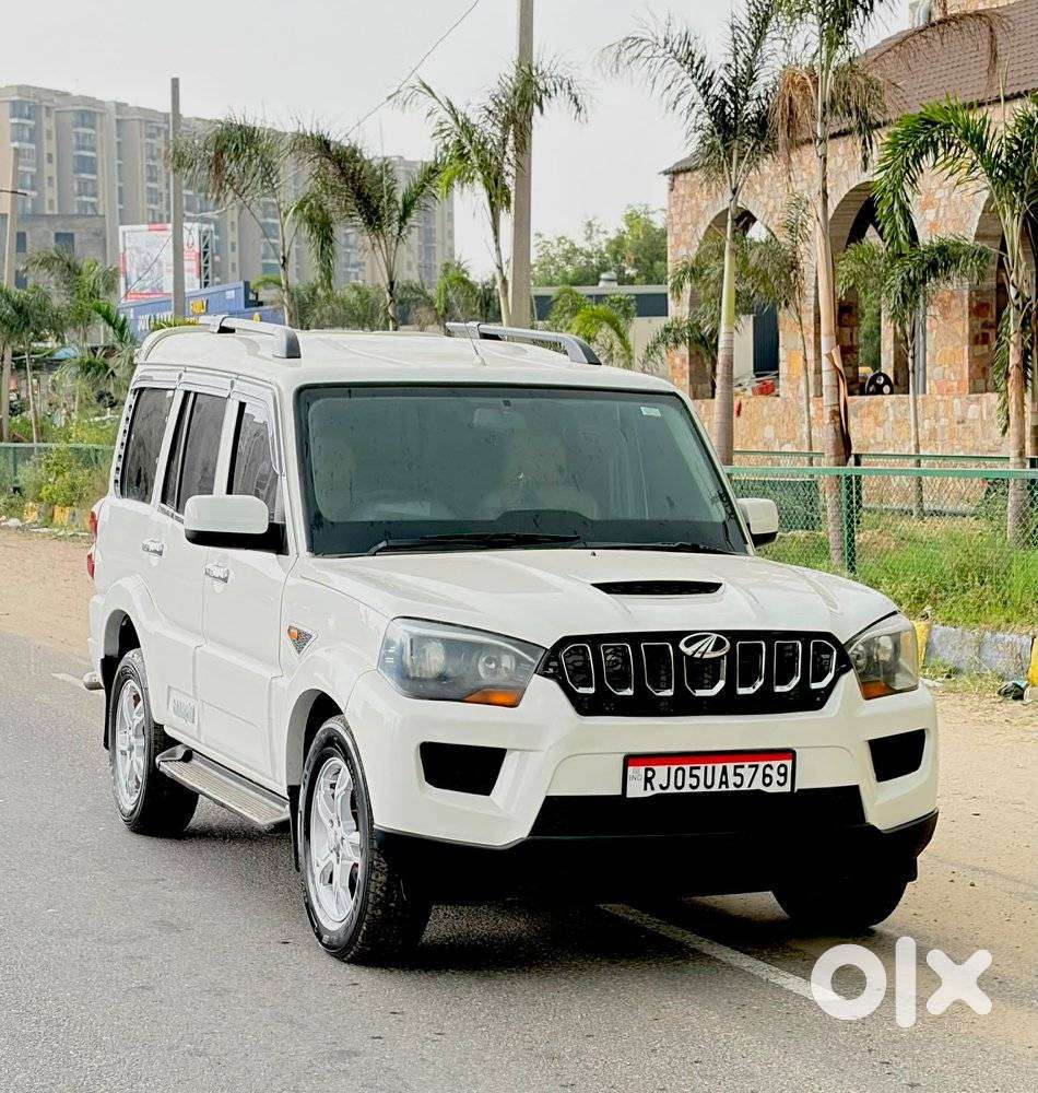 Mahindra Scorpio, 2015