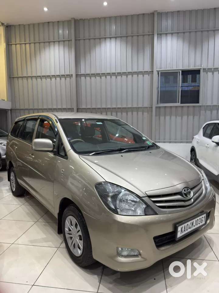 Toyota Innova 2.5 Vx 7 Seater Bs Iv, 2011, Diesel