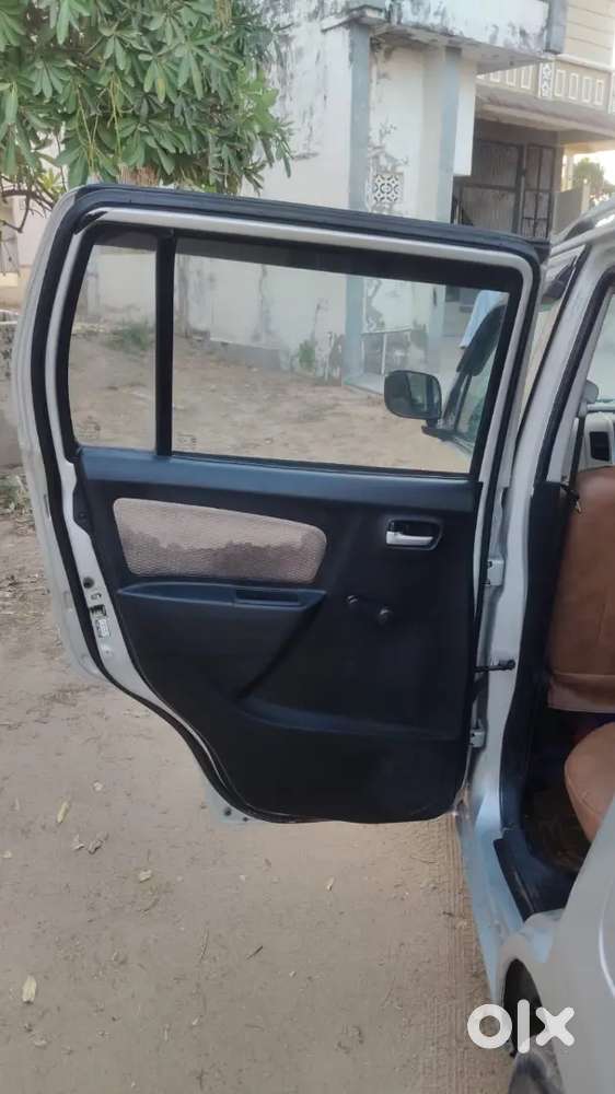 2nd Owner Petrol Cng Company Fitted