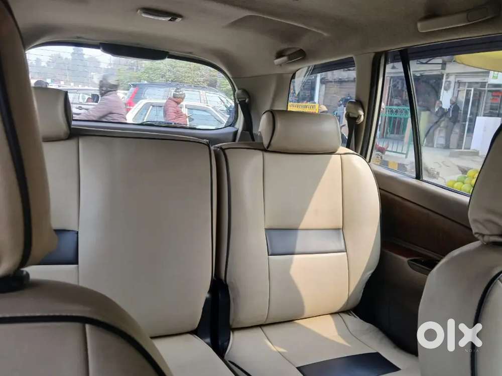 Toyota Innova 2015 Diesel 110000 Km Driven