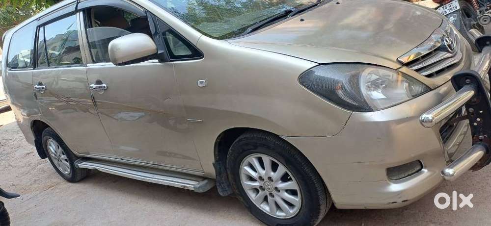 Toyota Innova 2.5 G (diesel) 8 Seater, 2011, Diesel