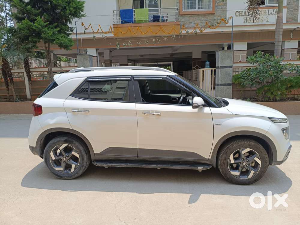 Hyundai Venue Sx+ At, 2021, Petrol