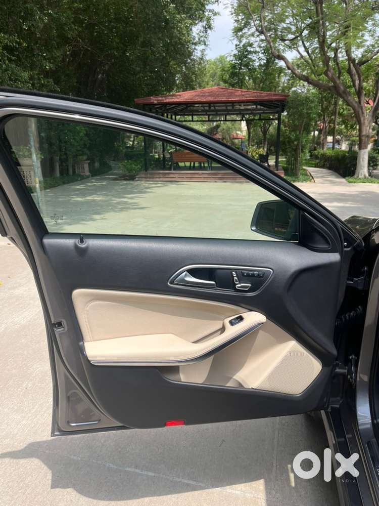 Mercedes-benz Gla 200 Sport Petrol  24000 Kms Driven