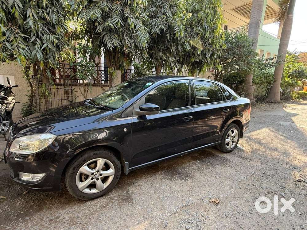 Skoda Rapid 2015 Diesel 105000 Km Driven