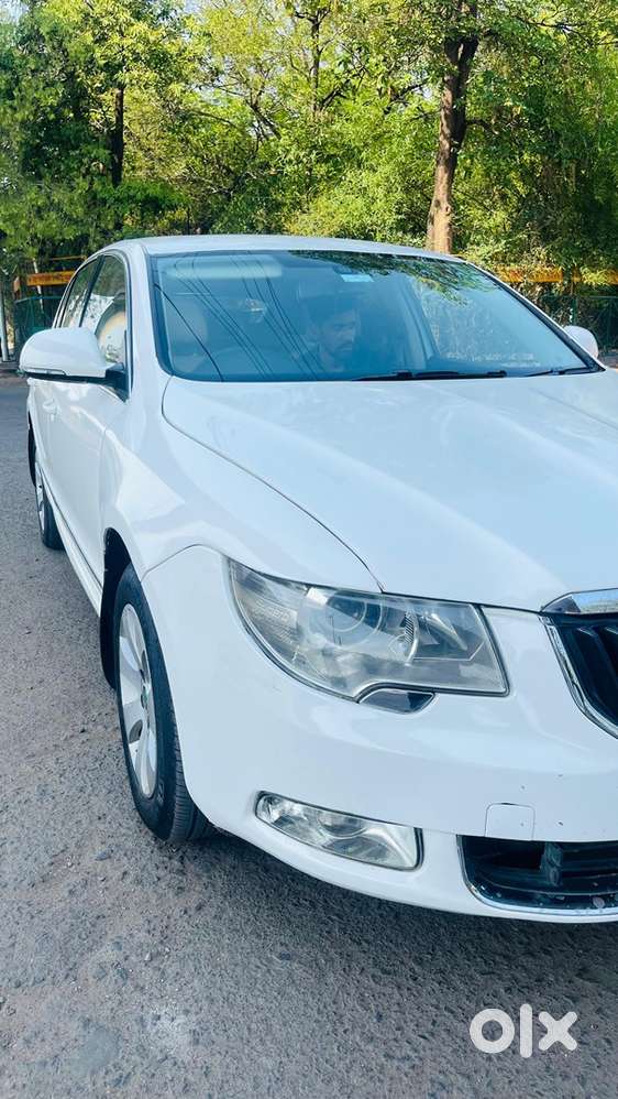 Skoda Superb Petrol 2013