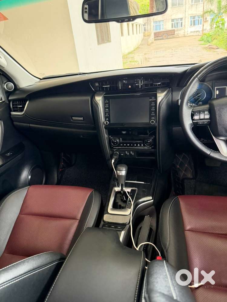 Toyota Fortuner Leader Edition 2025