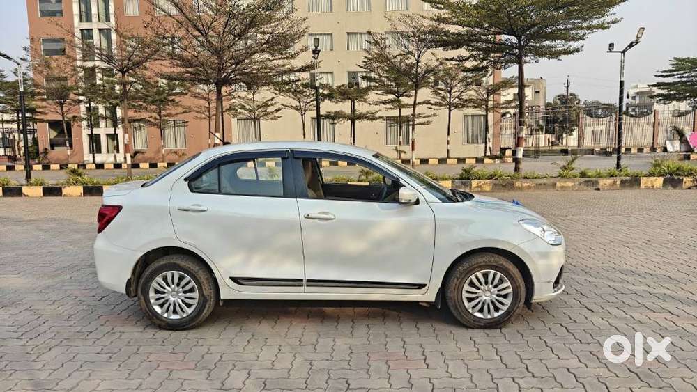 Maruti Suzuki Dzire Vxi Ags, 2022, Petrol