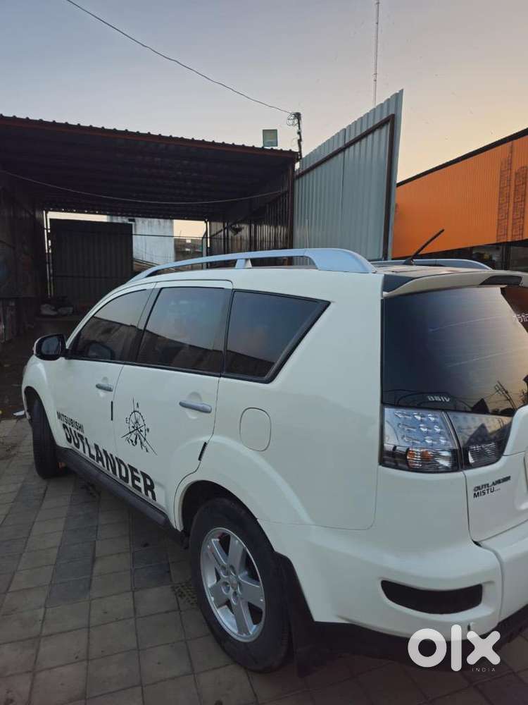 Mitsubishi Outlander 2011 Petrol Well Maintained