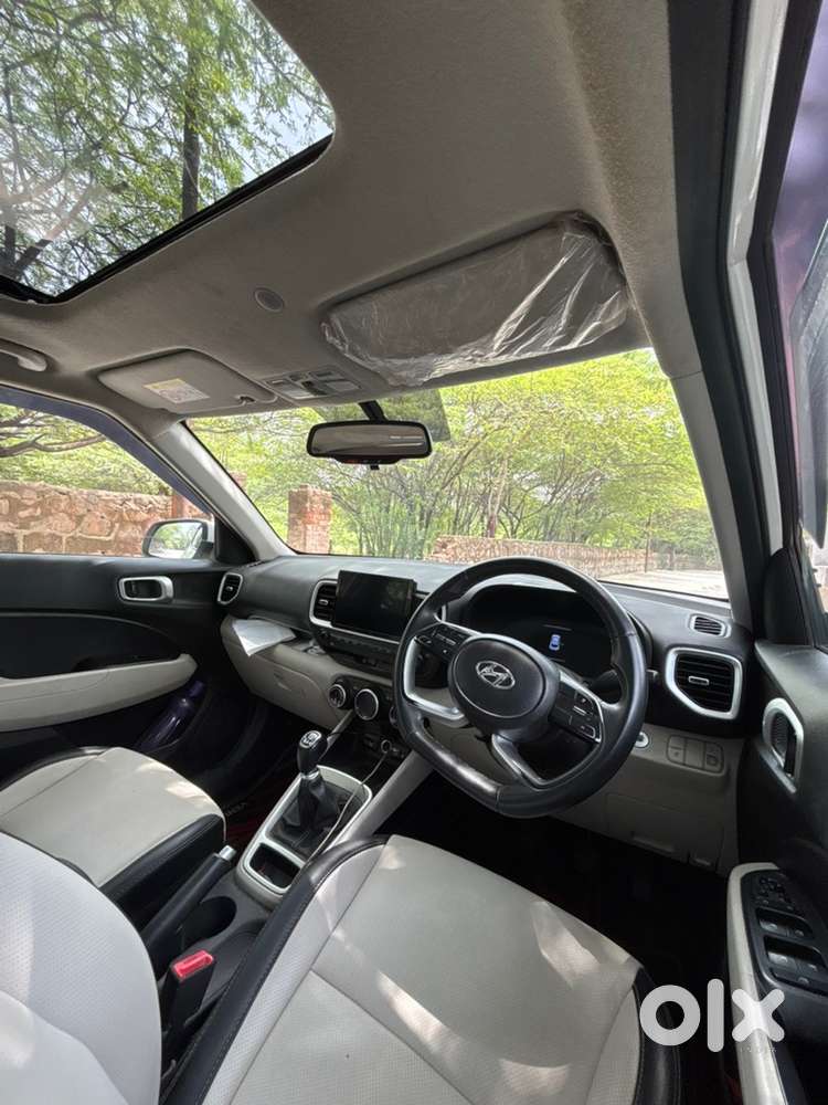 Hyundai Venue Petrol Manual 2023
