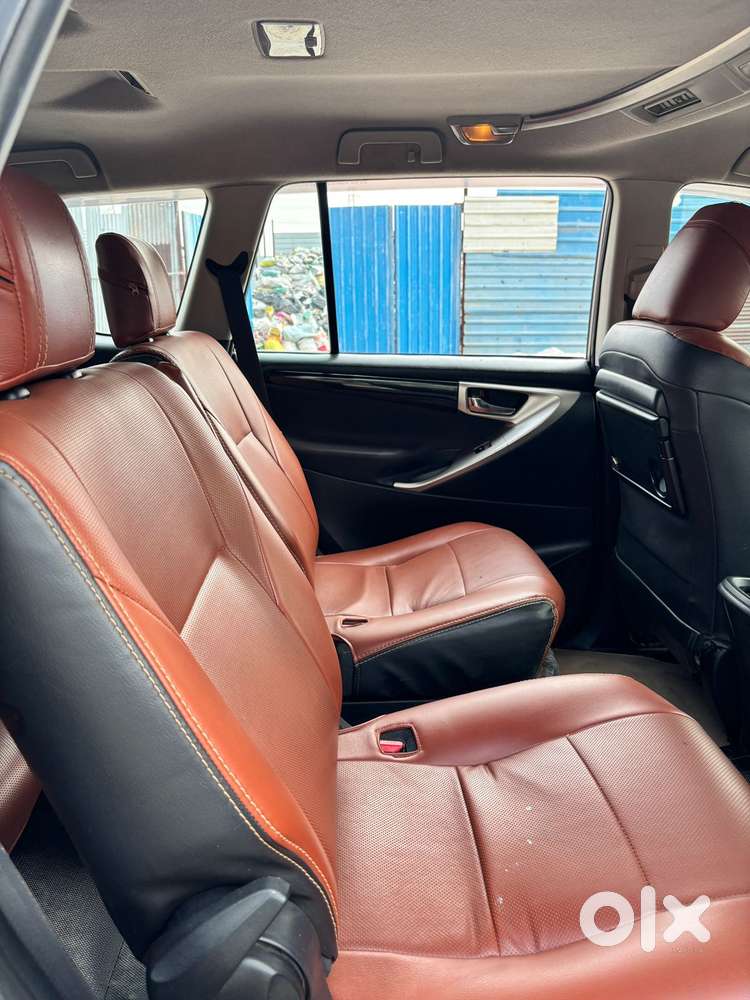 Toyota Innova Crysta 2.4 V 7 Str, 2016, Diesel