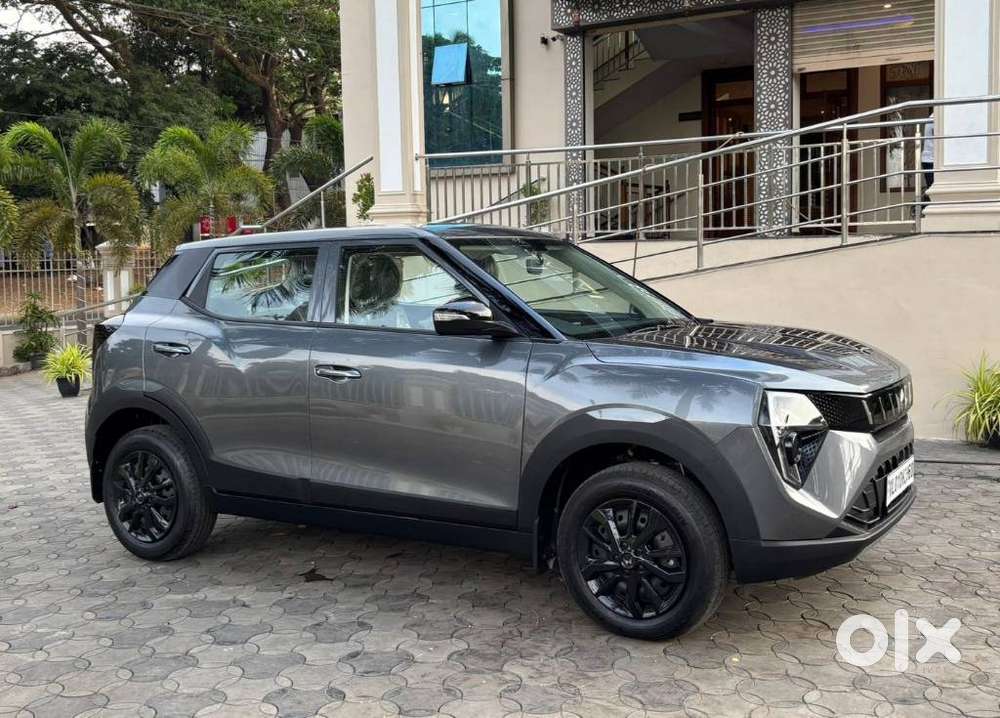 Mahindra Xuv 3xo Mx3, 2025, Petrol