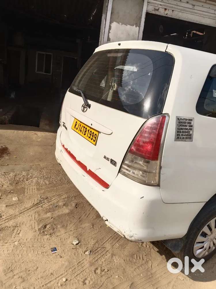 Toyota Innova 2011