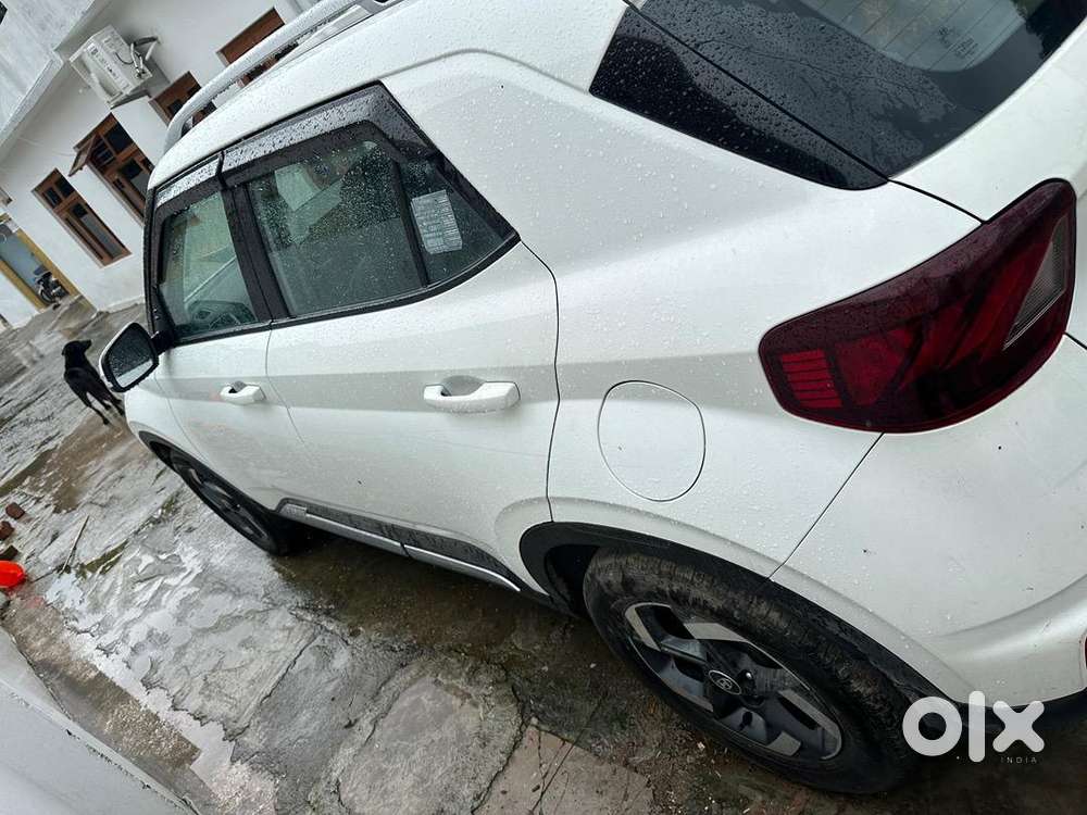 Hyundai Venue 2020 Petrol 51000 Km Driven