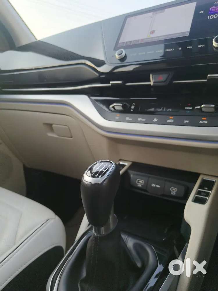 Kia Carens Luxury Plus 1.5 Diesel 6mt Demo Vehicle