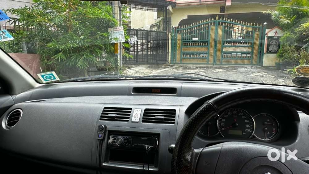 Maruti Suzuki Swift Petrol 2010