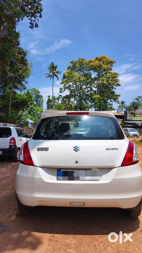 Maruti Suzuki Swift 1.2 Lxi (o), 2017, Petrol