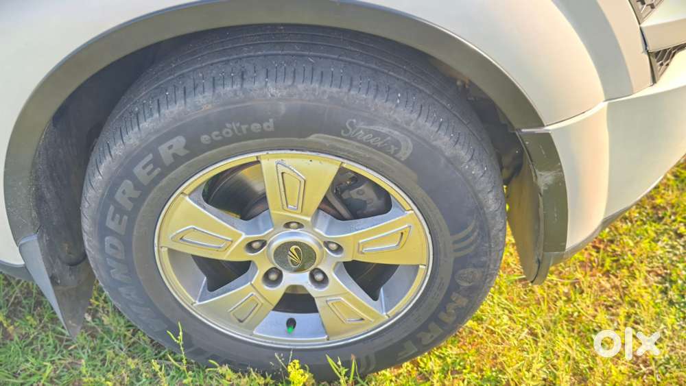 Mahindra Xuv500 W8, 2013