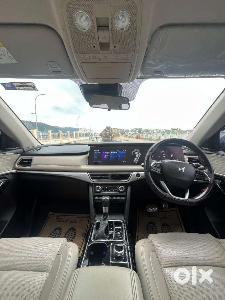 Mahindra Xuv700 2.0 Ax 7 Petrol At Luxury Pack Str, 2022, Petrol