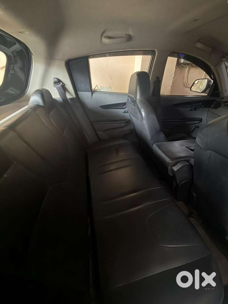 Mahindra Kuv 100 Petrol 2018
