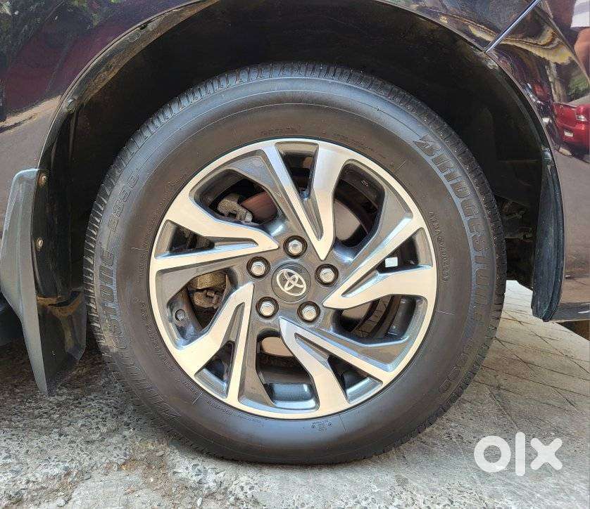 Toyota Innova Crysta [2020-ongoing] 2.4 Gx 8 Str, 2022, Diesel