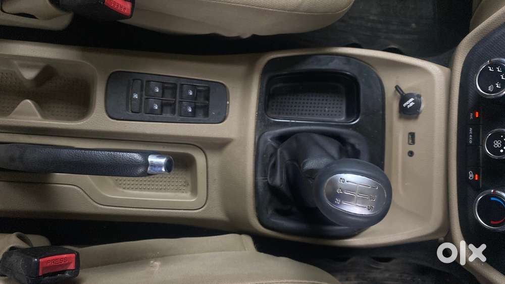 Mahindra Tuv 300 Mhawk100 T8, 2015, Diesel