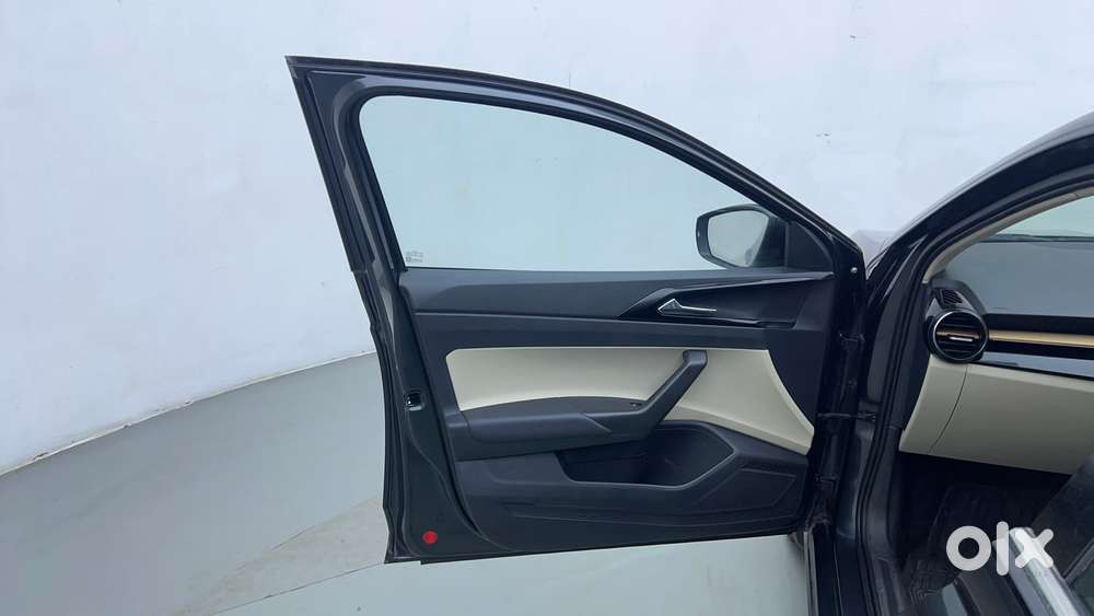 Skoda Slavia Style 1.0l Tsi At, 2022, Petrol
