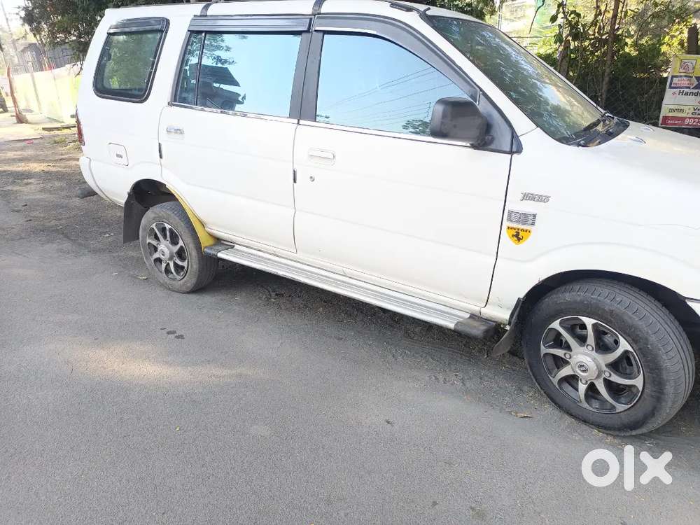 Chevrolet Tavera Neo 3 Ls 2015 Diesel 124755 Km Driven