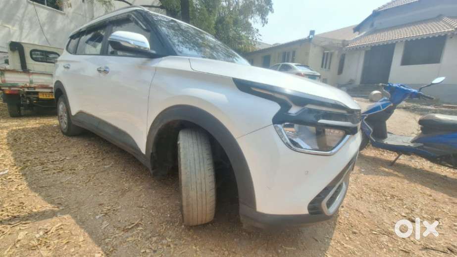 Kia Carens 1.5 Premium 7 Str, 2023, Petrol