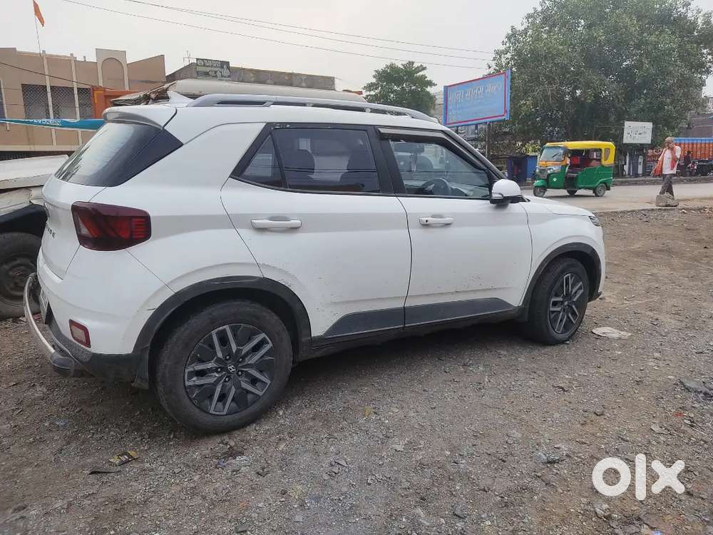 Hyundai Venue 2022 Diesel Well Maintained