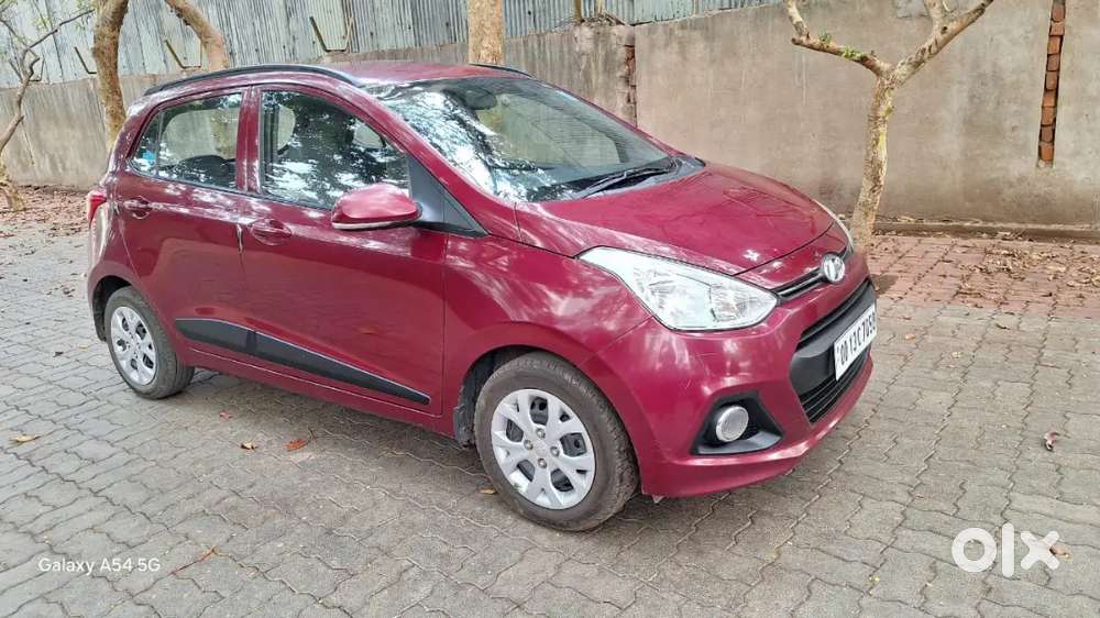 Hyundai Grand I10 Sportz 2015 Diesel 2nd Owner