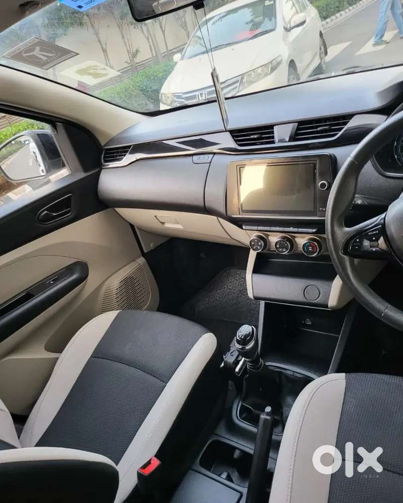 Renault Triber 2022 Showroom Condition Car