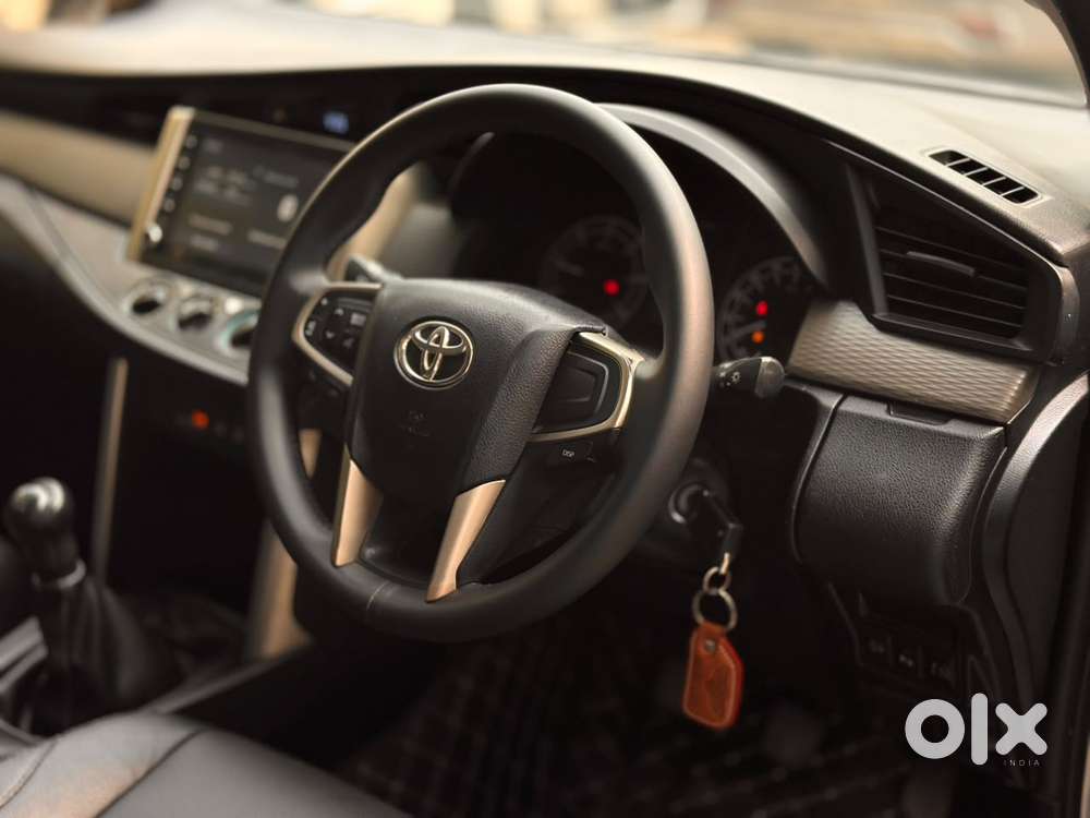 Toyota Innova Crysta 2.4 G Mt 8s, 2022, Diesel