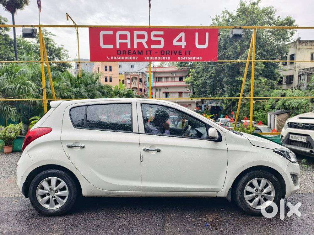 Hyundai I20 Asta 1.2 O With Sunroof, 2013, Petrol