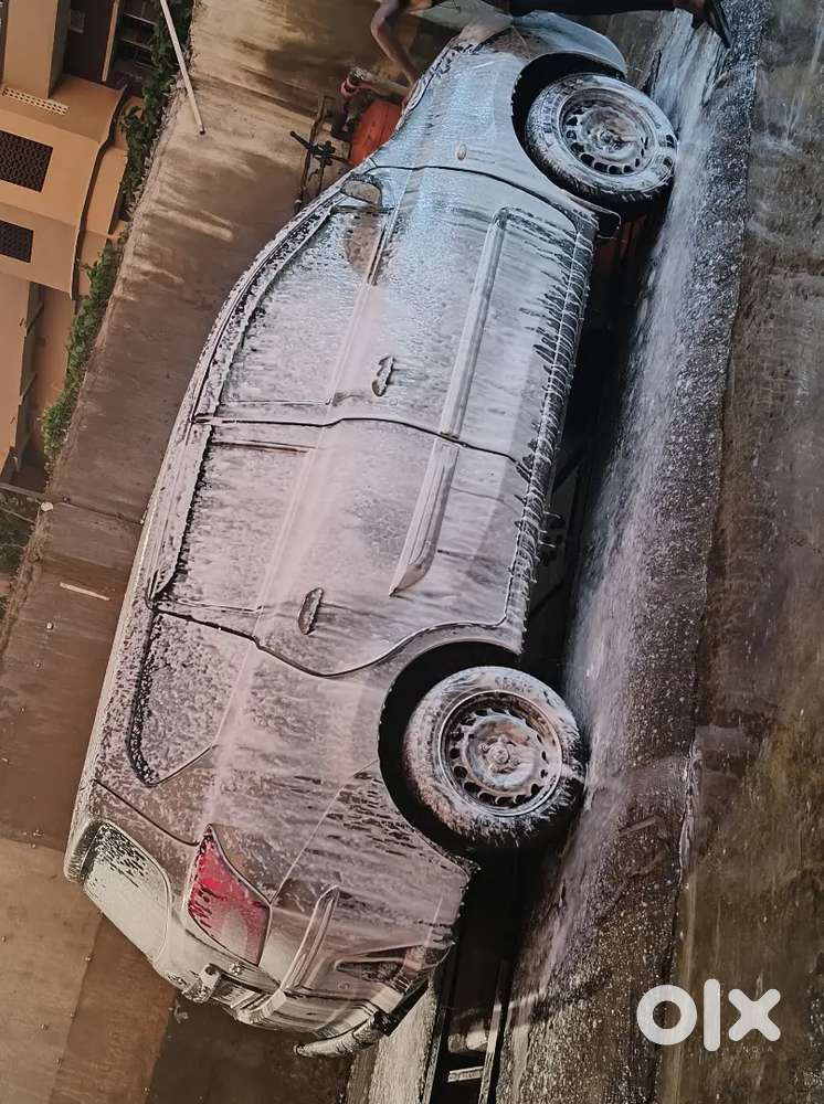 Car Bilkul New Condition Me Hai 7 Seater Haibilkul Smooth Drive Hia