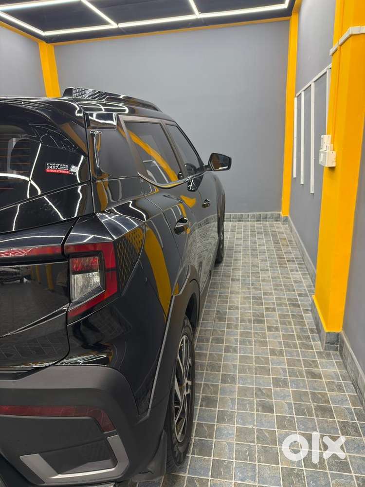 Mahindra Xuv 3xo 2025 Petrol Well Maintained