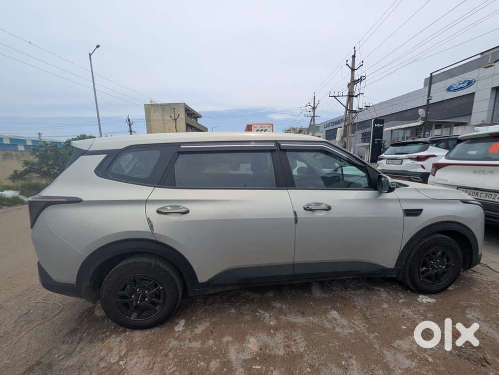 Kia Carens Petrol Manual G 1.5 6mt Hte Ex7