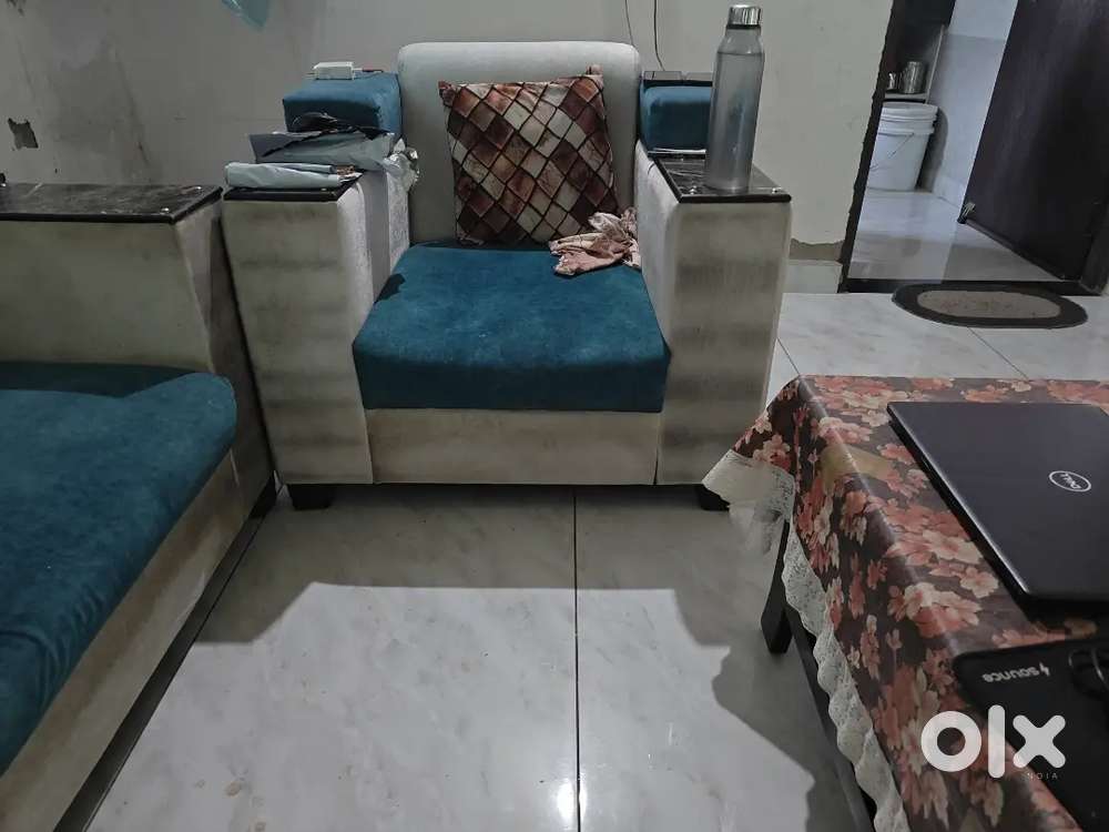 sofa set in okay okay condition