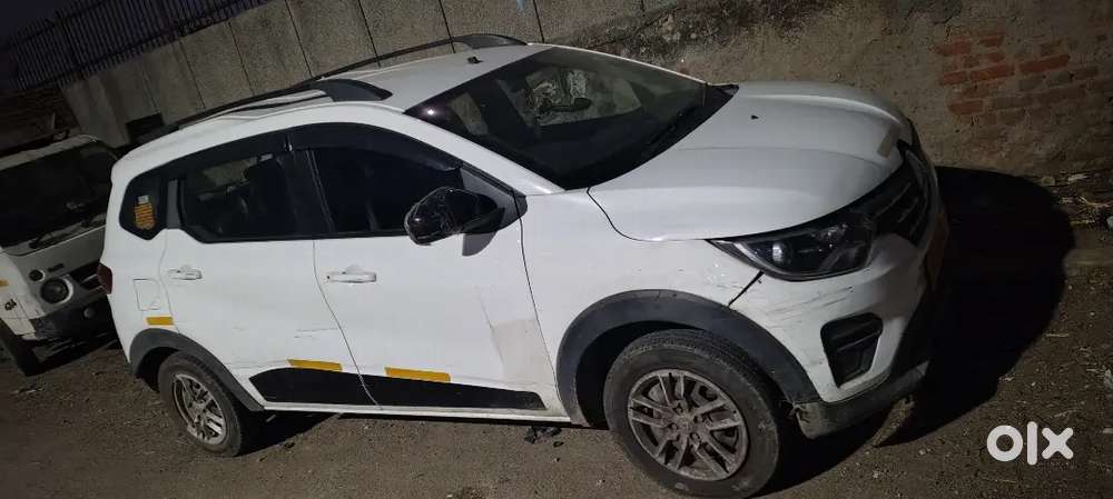 Renault Triber 1.0 Rxl Petrol +cng2025  45 किस्त रह Gai Hai 15200 Ki