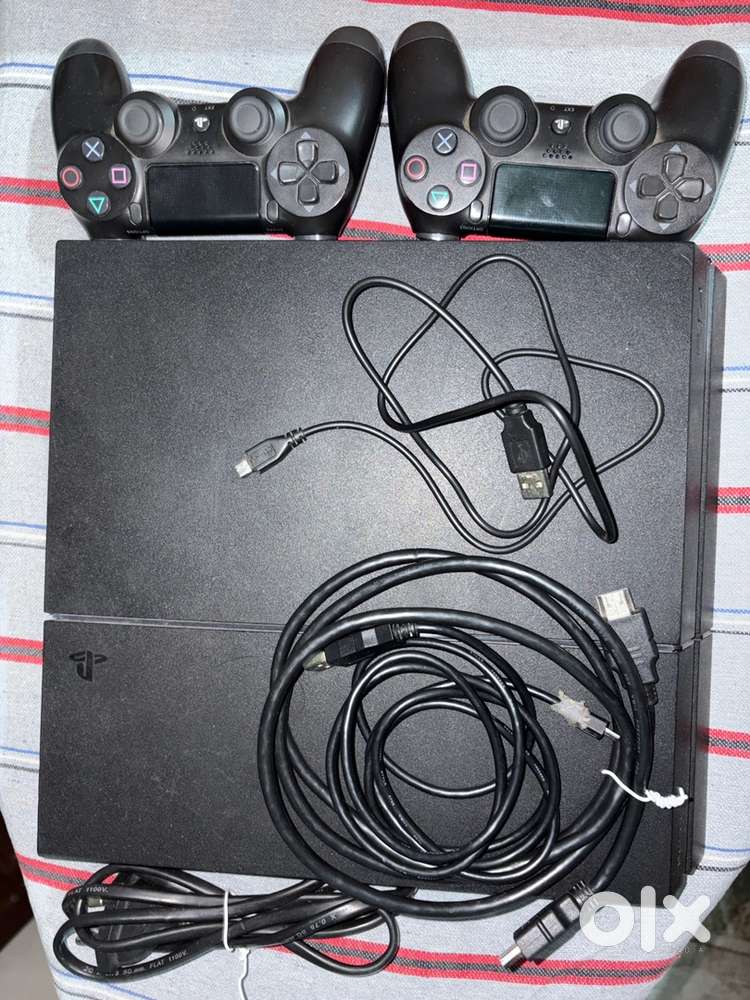 PlayStation 4 Fat 1TB + 2 Controller Full HD LED Monitor  100Hz
