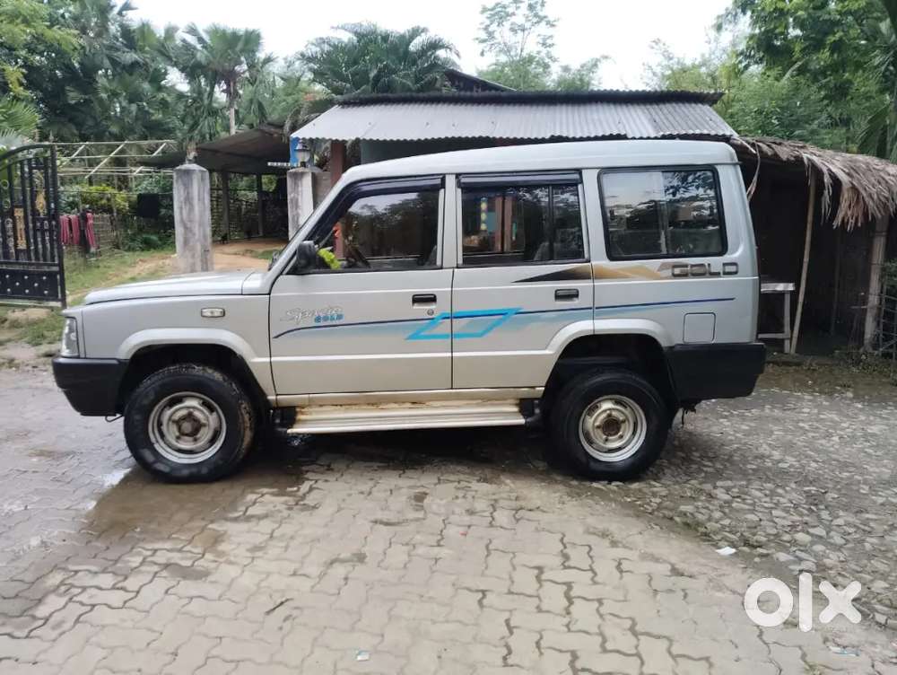 Tata Sumo Gold 8