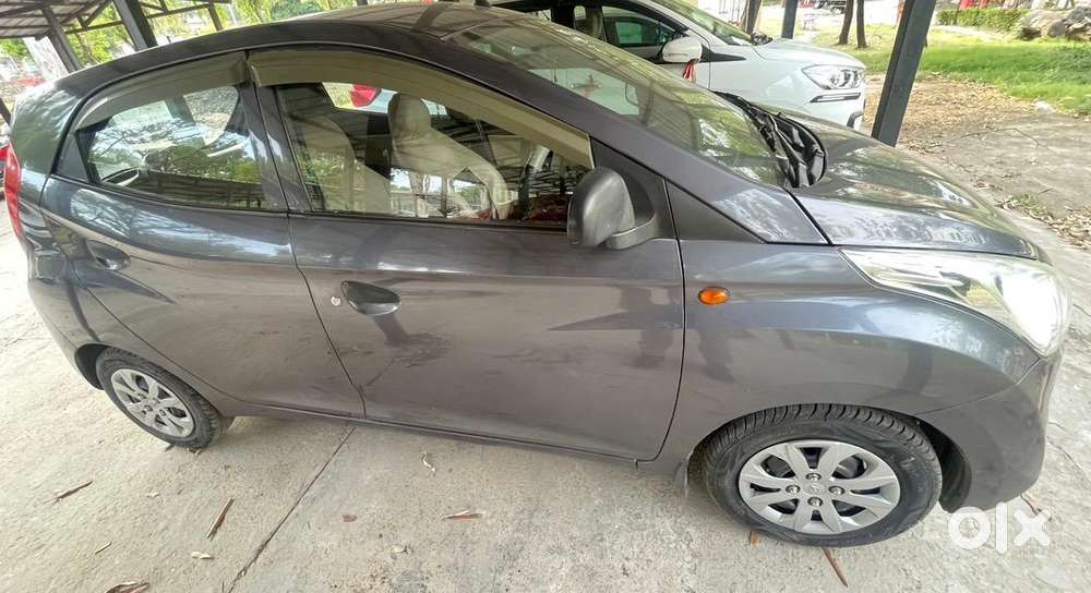 Eon Magna + Army Person Car