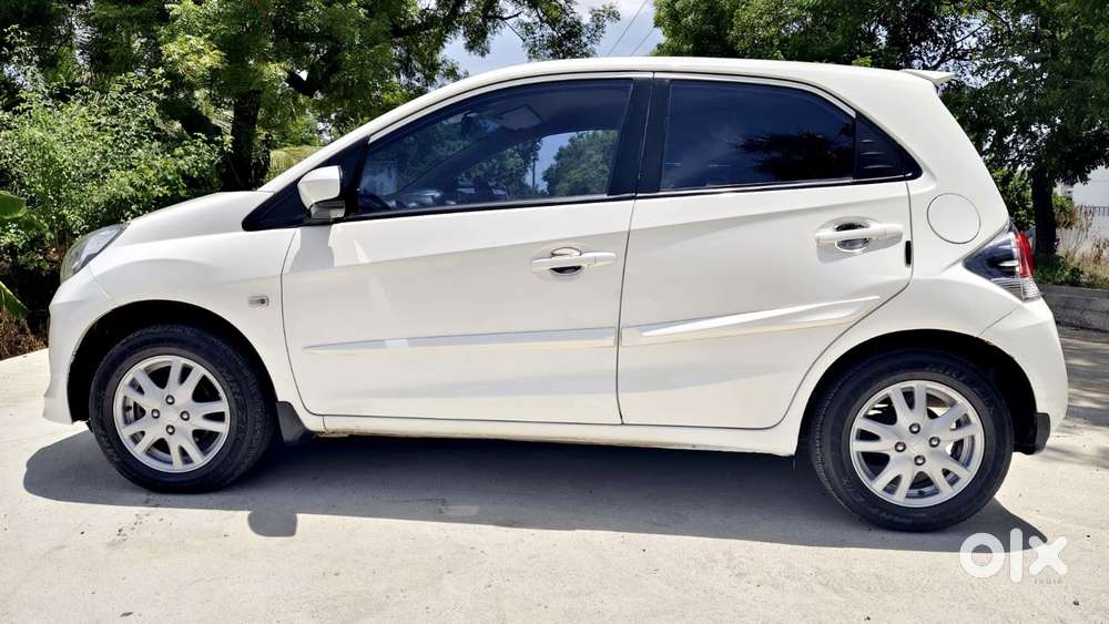 Honda Brio V Automatic, 2013, Petrol