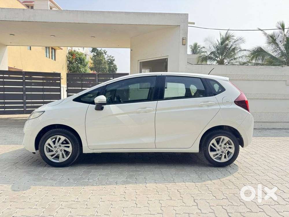 Honda Jazz V Mt Privilege, 2015, Petrol