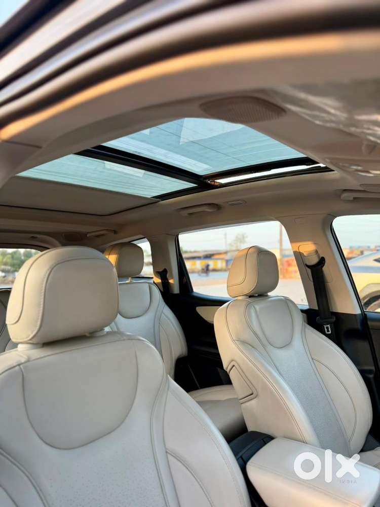 Mahindra Xuv700 2.2 Ax 7 Diesel At Luxury Pack Str Awd, 2023, Diesel